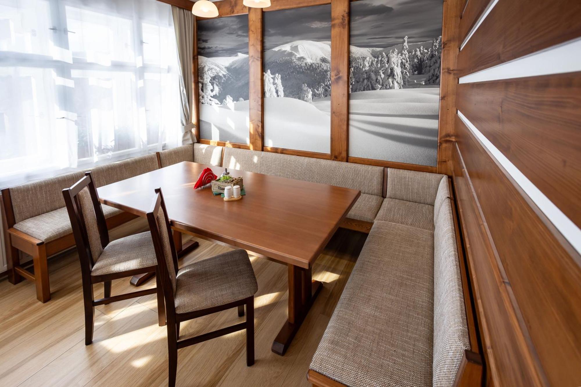Hotel Slavie Špindlerŭv Mlýn Exteriör bild