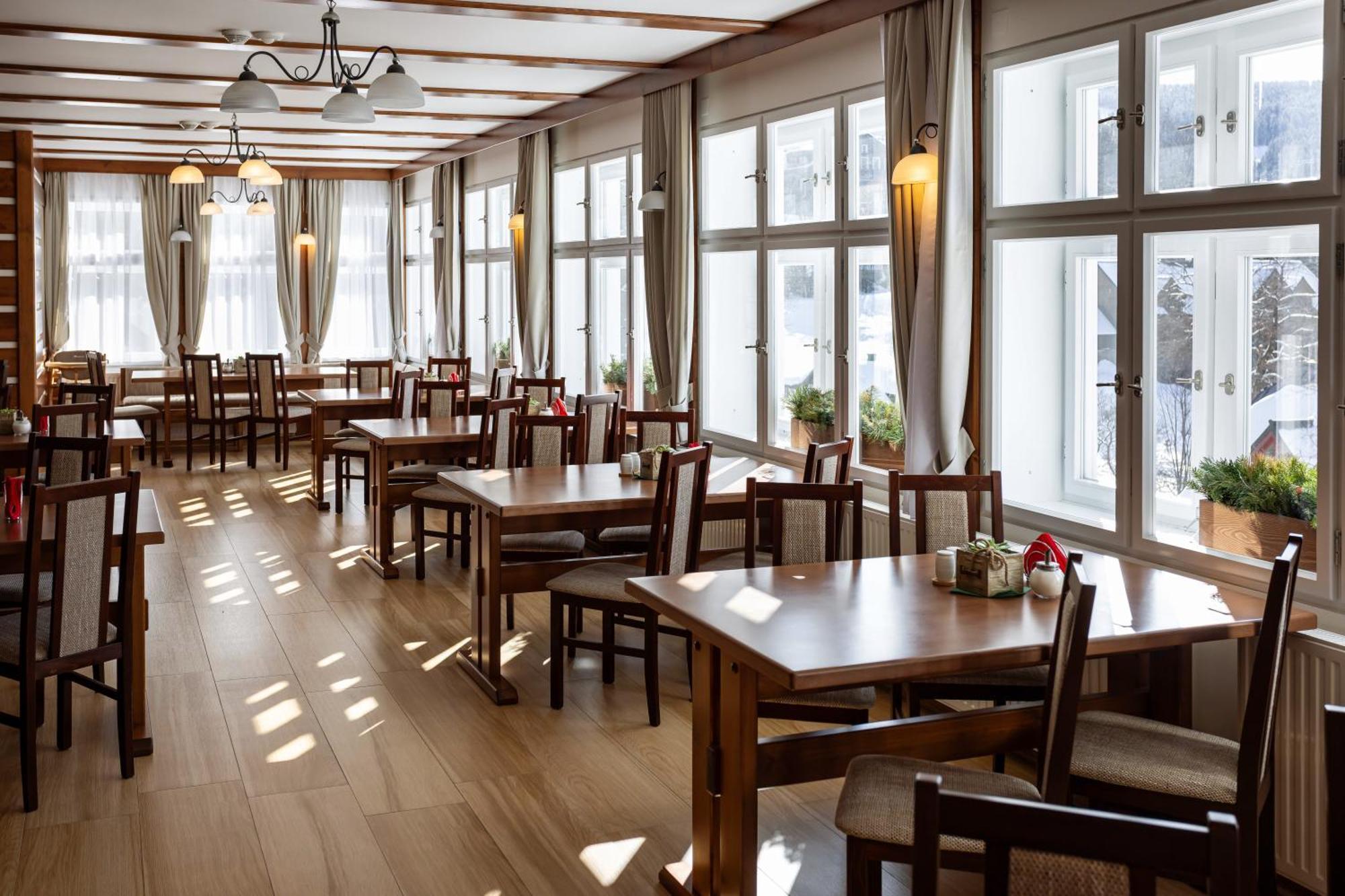 Hotel Slavie Špindlerŭv Mlýn Exteriör bild